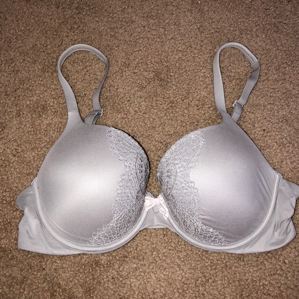 Victoria secret body bra